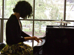 The Listening Room Online presents special guest Késia Decoté 19.12.2020